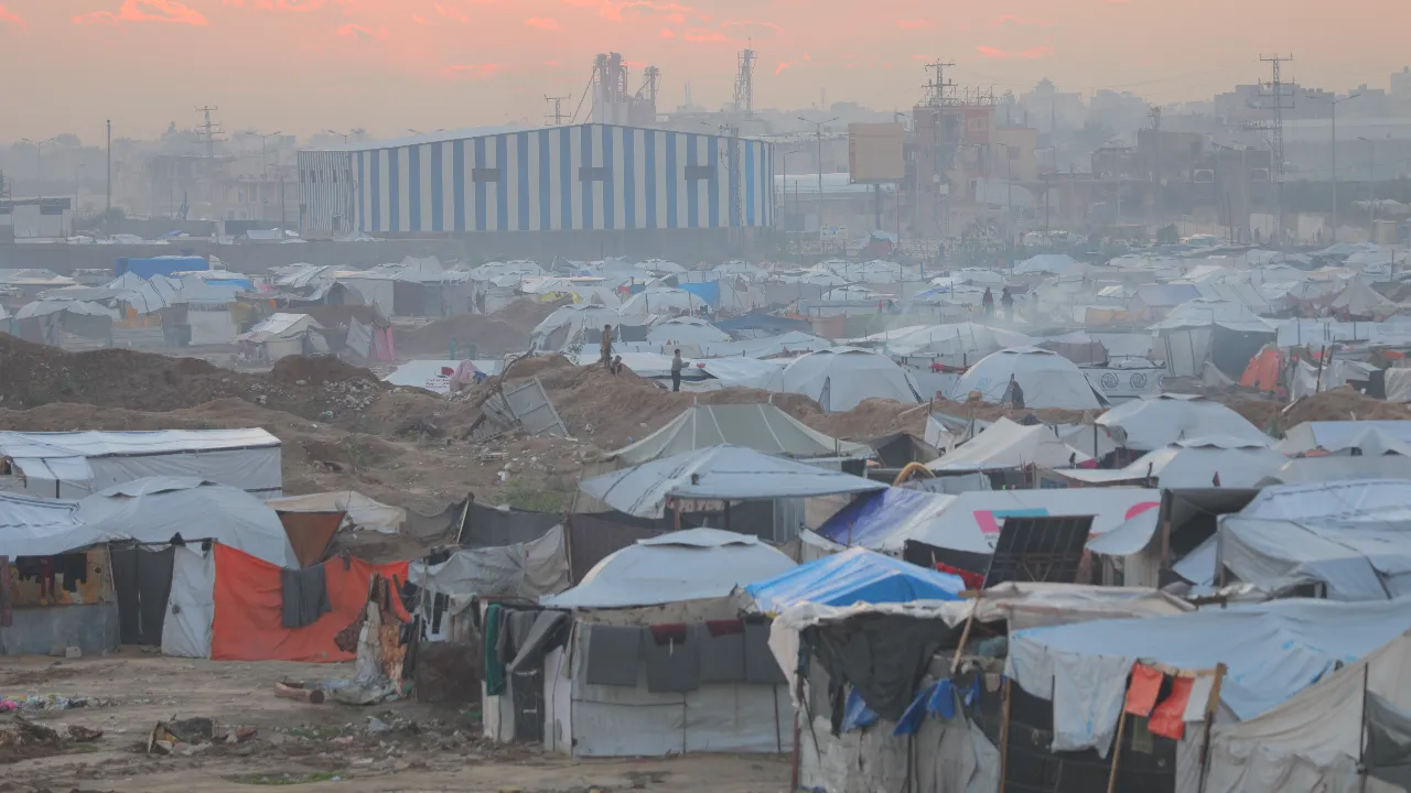 Gazze’de binlerce çadır su altında kaldı! İnsanların çektiği acılar her geçen gün artıyor