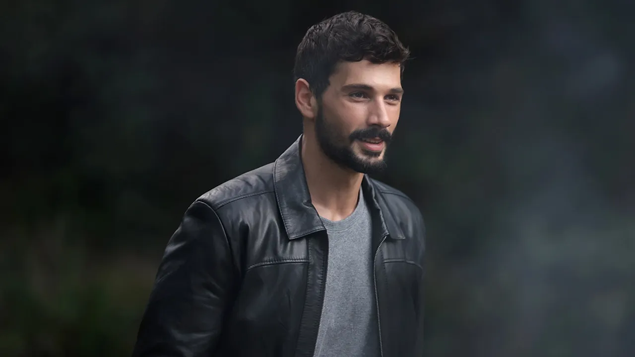 Hudutsuz Sevda’nın yeni versiyonu “Yeraltı” setten ilk kareyle ortaya çıktı