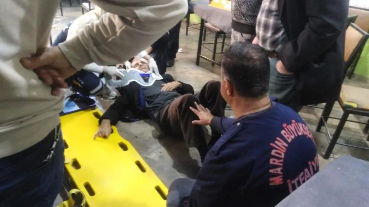 Mardin’de kıraathanenin tavanı çöktü! 2 yaralı