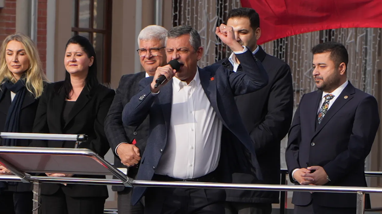 Özgür Özel Edirne’de Yunanistan ve Bulgaristan’ı övdü, Türkiye’yi hedef aldı