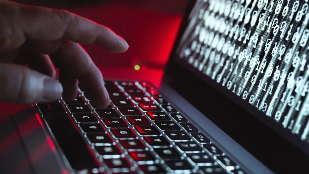 Rusya'da savunma devleri sahte belgelerle tuzağa düşürüldü! Görülmemiş siber saldırı