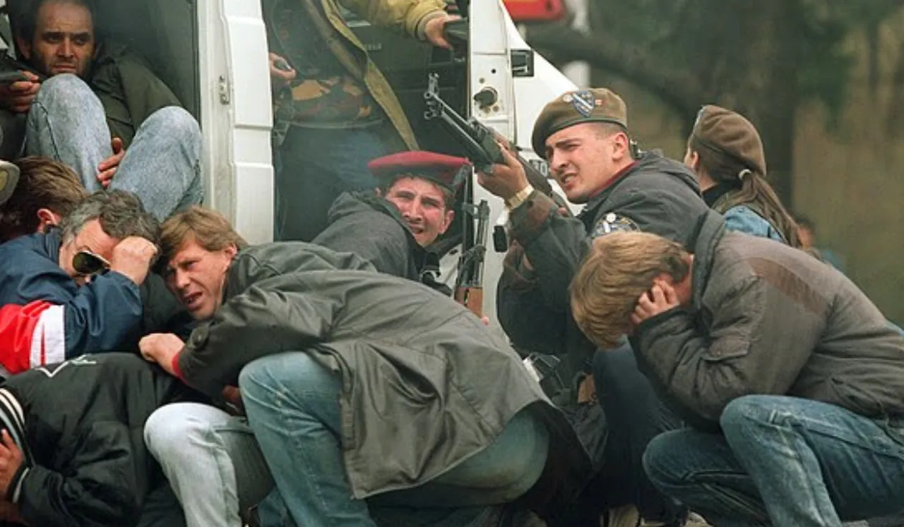 Saraybosna’daki “insan safarisi” iddialarında kritik tanık öldü: Oklar Sırp istihbaratını gösteriyor