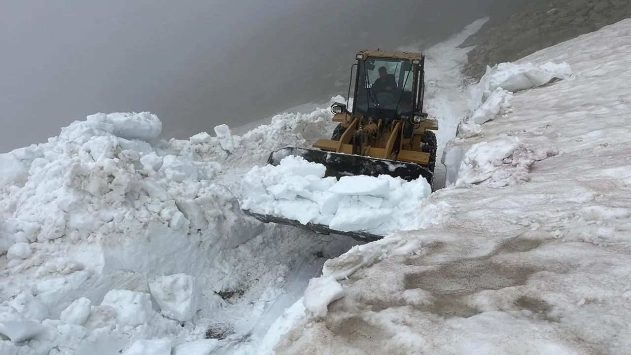 Yılbaşına günler kala kar sürprizi: Kutuplardan devasa soğuk bombası kopuyor! 