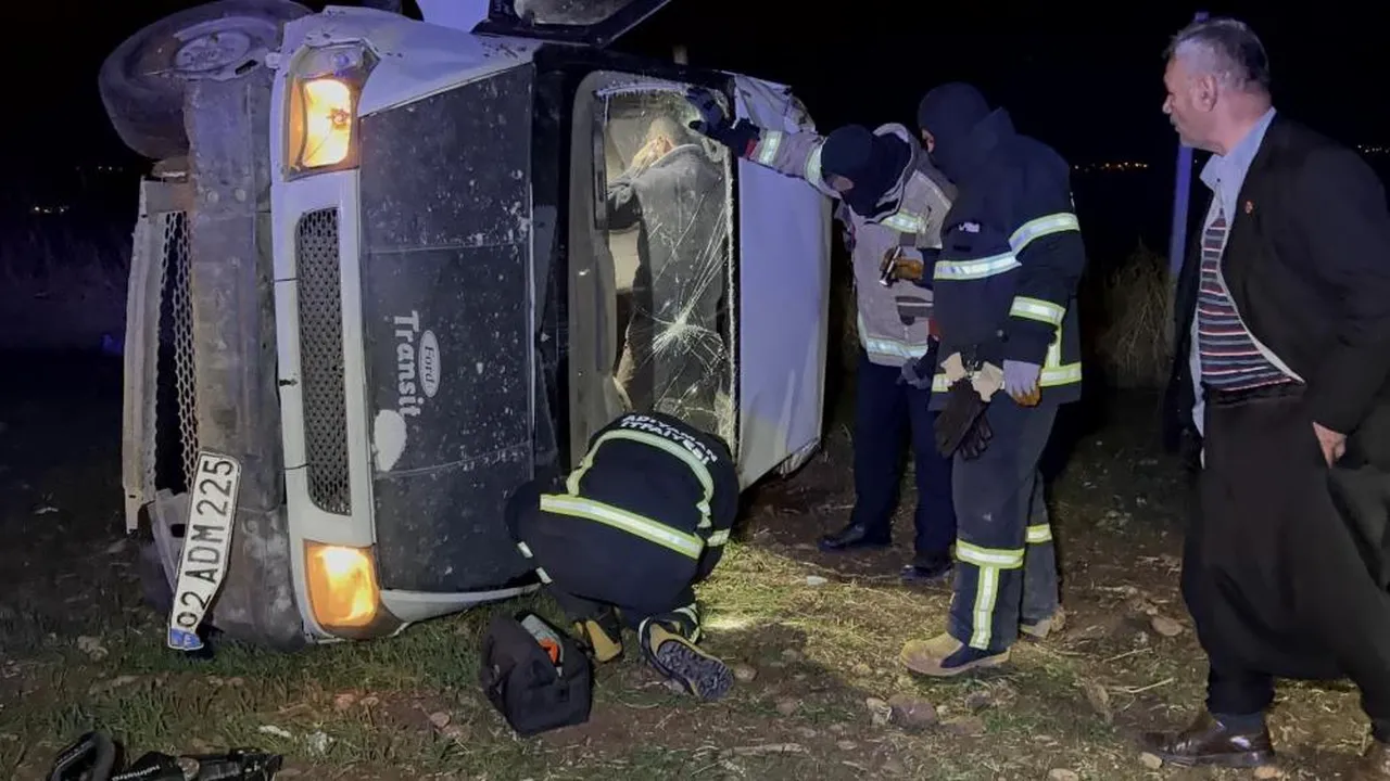 Adıyaman’da minibüs takla attı! Yaralılar var