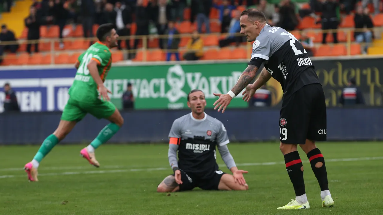 Alanyaspor evinde kazandı, Karagümrük’ten istifa geldi