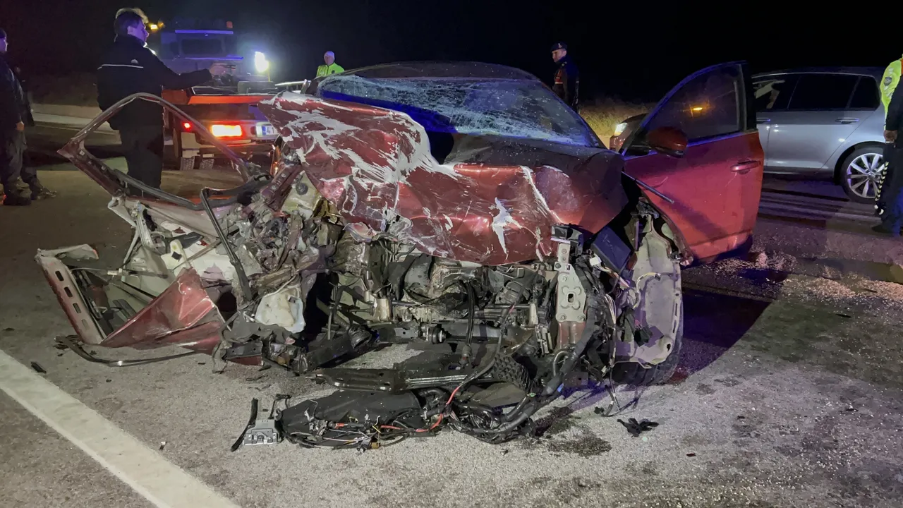Çanakkale'de cinayet gibi kaza! Dur ihtarına uymadı, 5 kişinin ölümüne sebep oldu