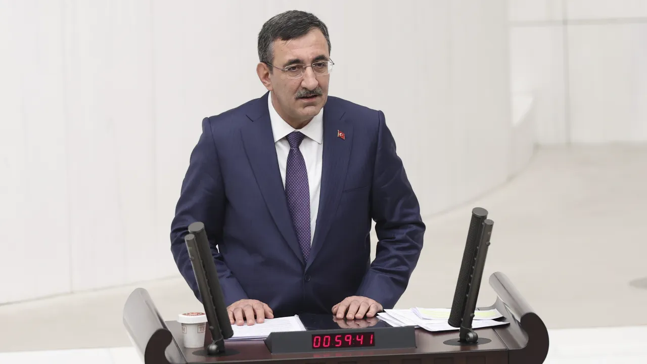 Cevdet Yılmaz’dan net enflasyon mesajı: 2027’de tek hane