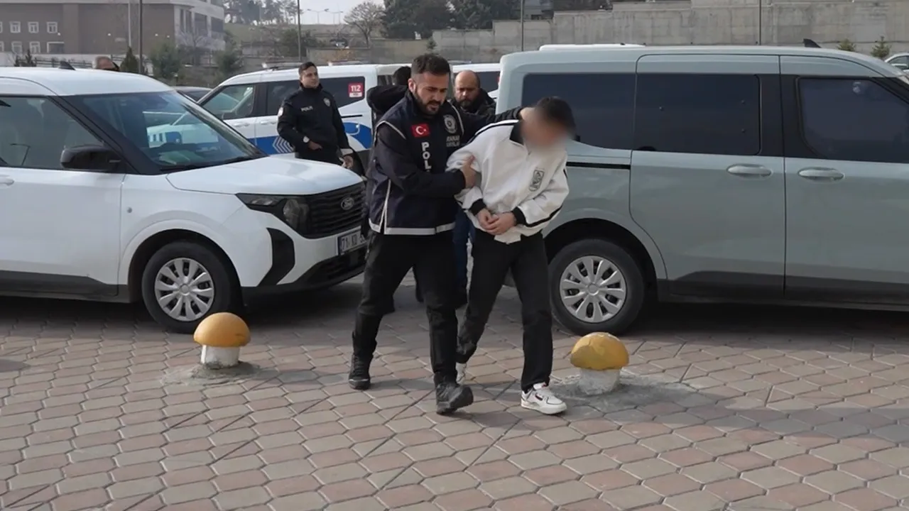 Darp, gasp, şantaj... Genç adama kabusu yaşatan çete yakayı ele verdi