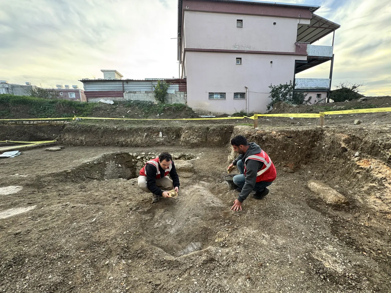 Kazı çalışmasına ait görseller