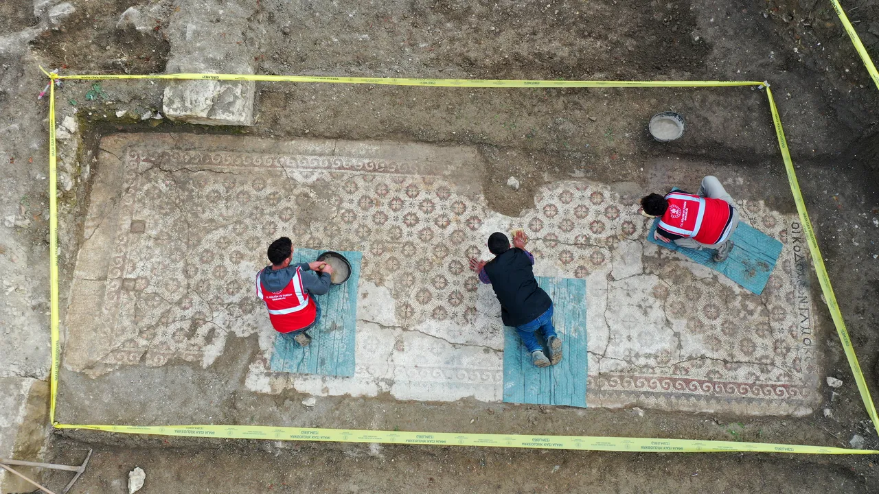 Kazı çalışmasına ait görseller