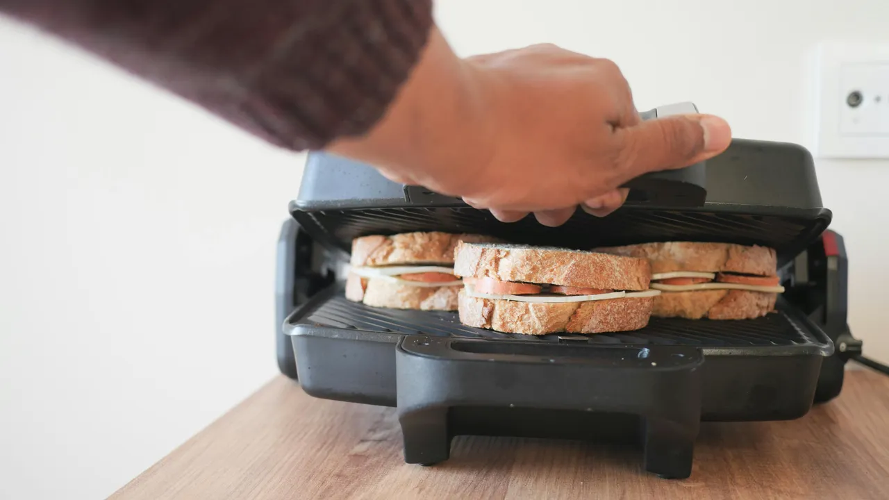 Evinizdeki tehlike airfryer ve tost makinesi! Akciğerlere yapışıp kansere neden oluyor