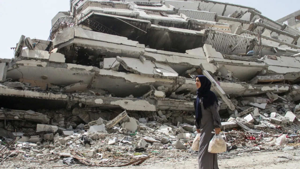 Gazze'de fırtına nedeniyle 22 bina çöktü: 18 ölü