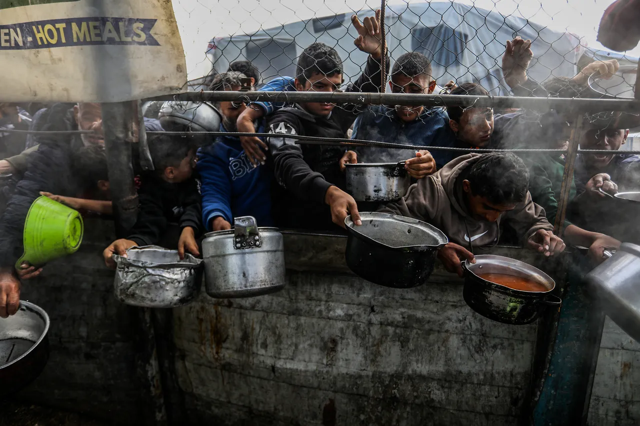 Gazzede fırtına nedeniyle 22 bina çöktü: 18 ölü