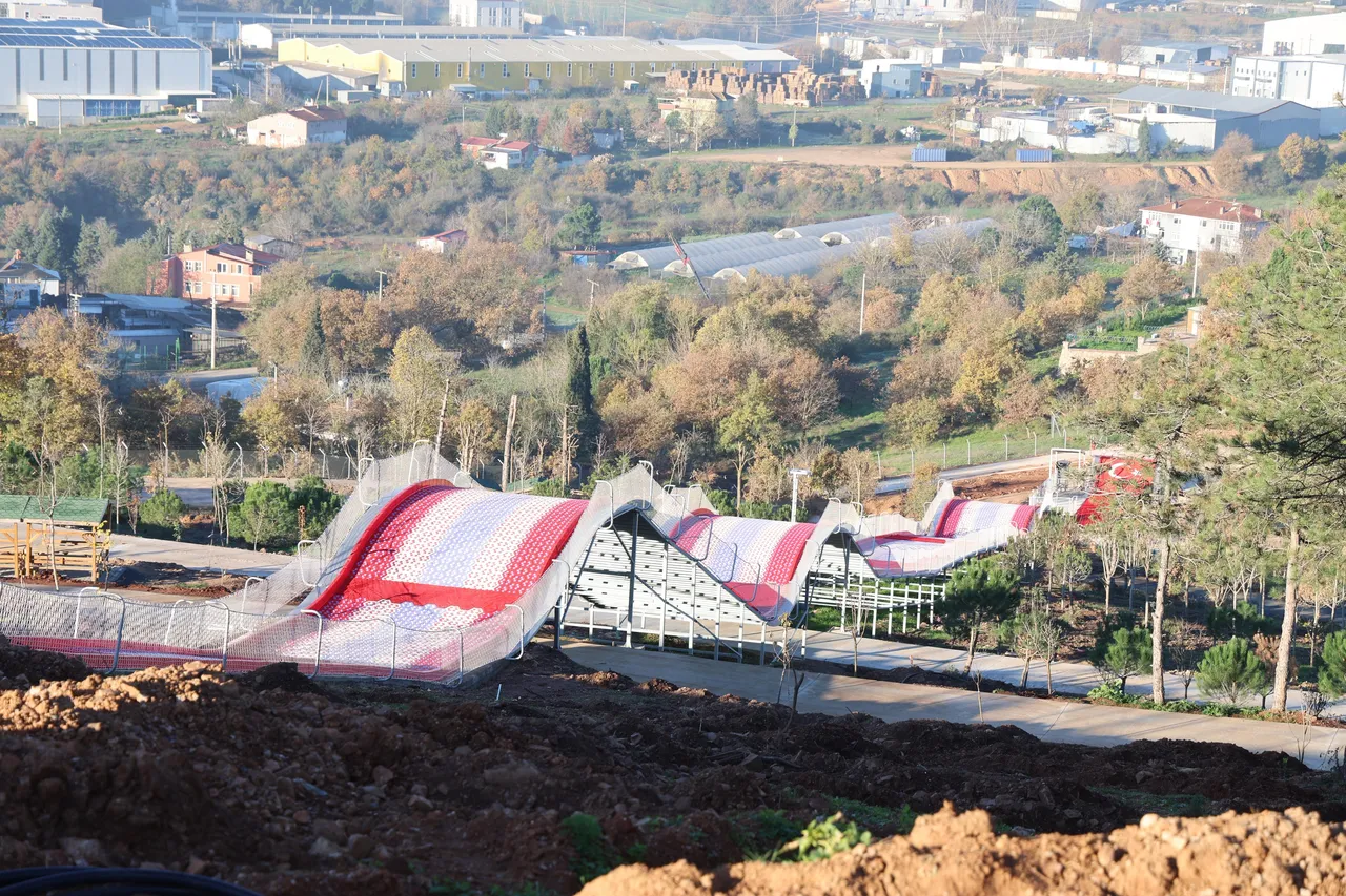 İstanbul'un yanı başında açılacak! 207 metrelik Türkiye'nin en uzun kaydırağında sona gelindi