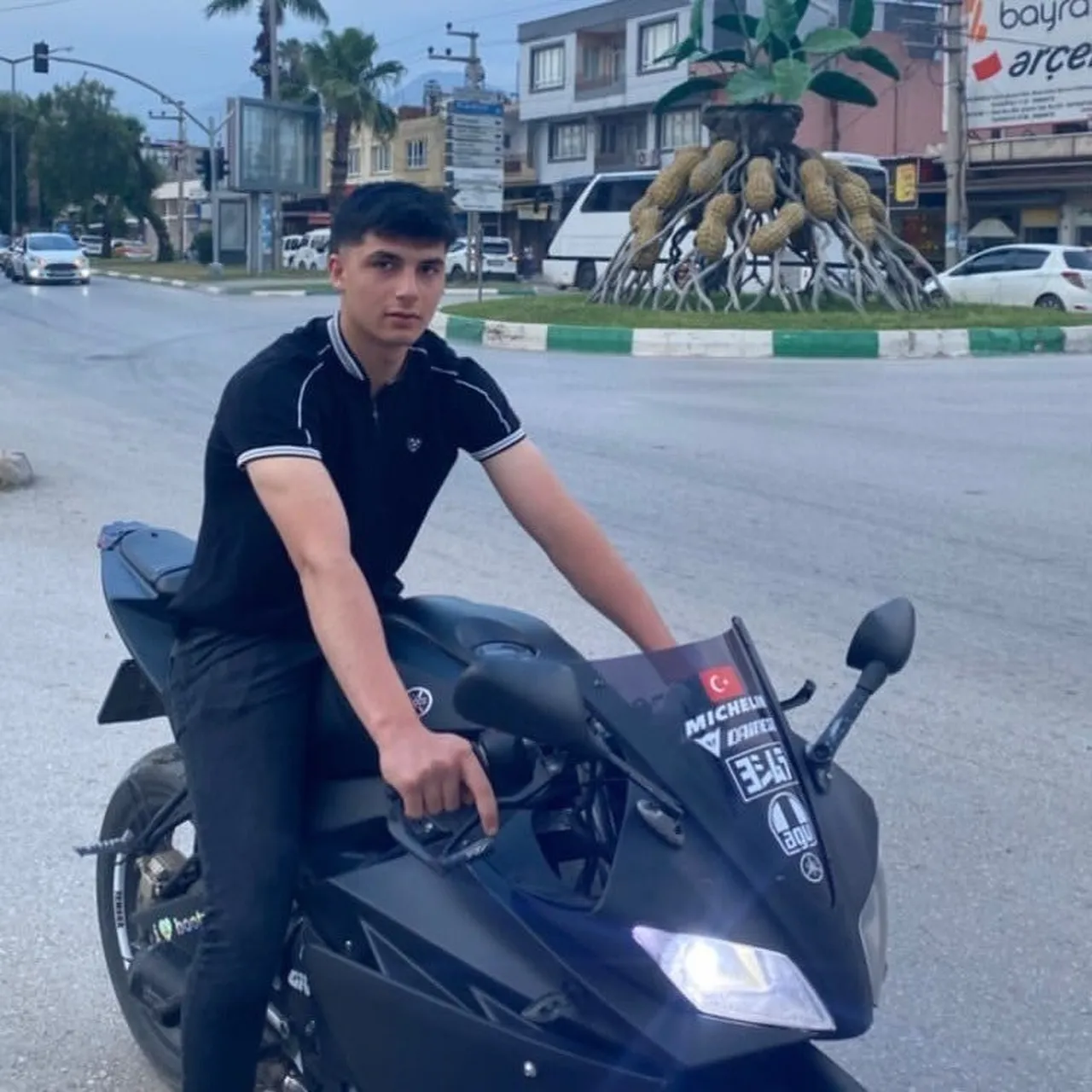 Mezarlıkta cesetleri bulunmuştu! Araçta isim yazılı şef bıçağı bulundu