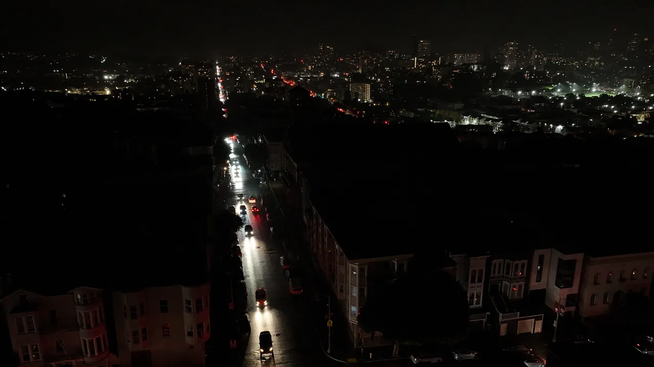 San Francisco'da dev elektrik kesintisi! Şehirde hayat felç oldu