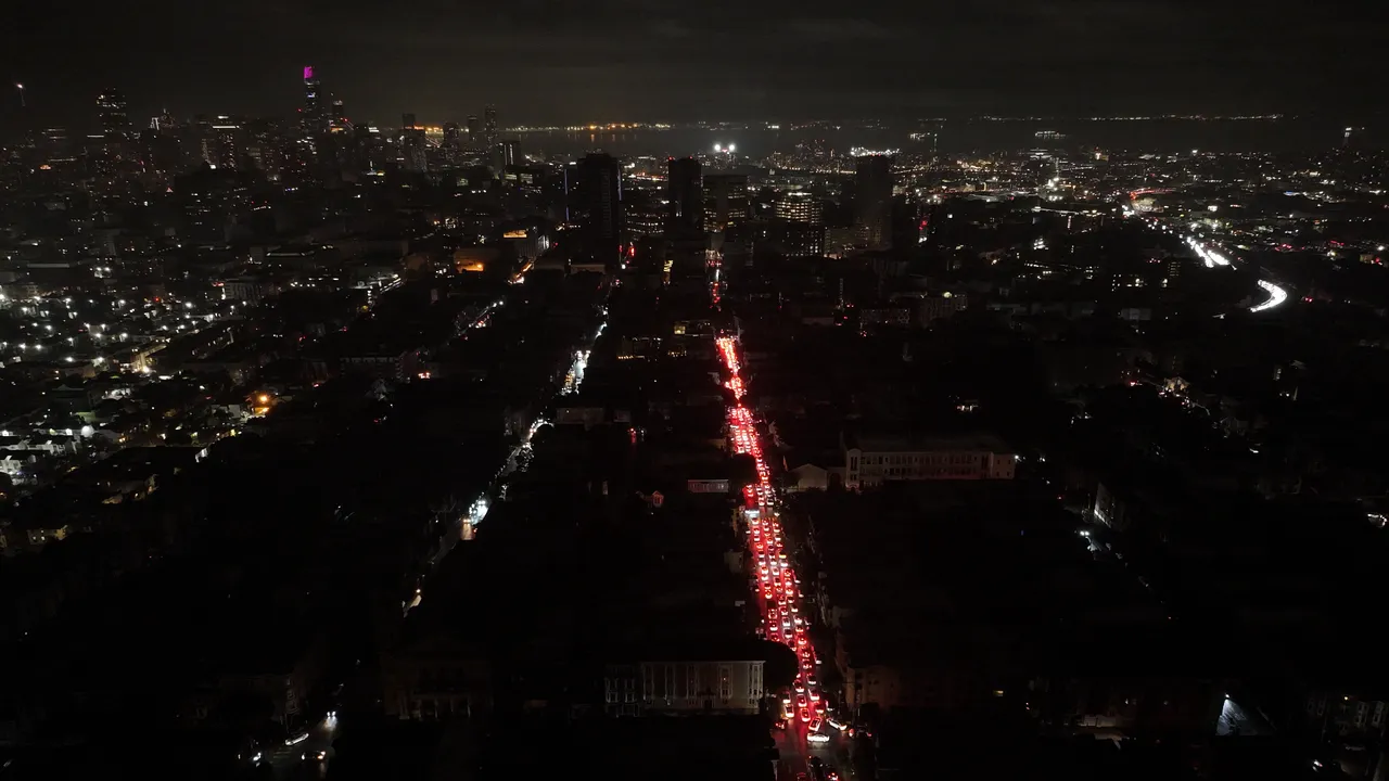 San Francisco'da dev elektrik kesintisi! Şehirde hayat felç oldu