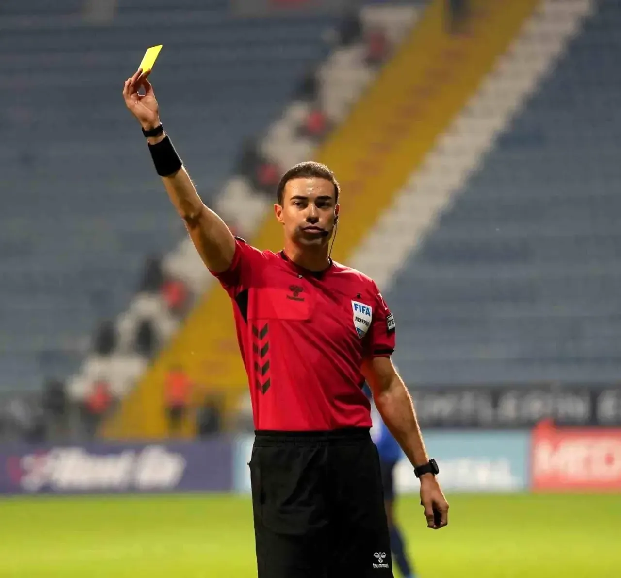 Fenerbahçe-Beşiktaş derbisi hakemi Oğuzhan Çakır kimdir, hangi takımlı?