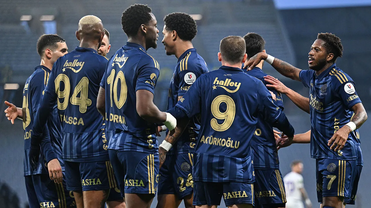 Fenerbahçe'de tam 13 isim Beşiktaş derbisinde yok