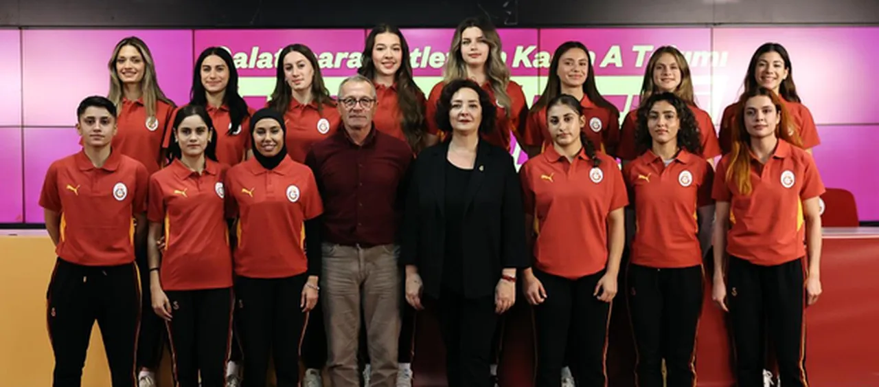 Galatasaray Atletizm Kadın A takım sporcuları