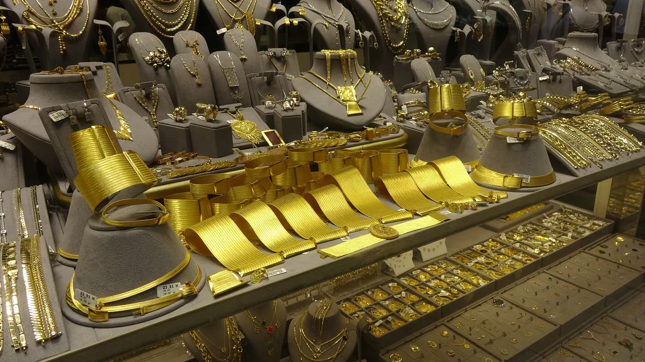 Gram altın kaç TL olacak? İslam Memiş "Hazirana kadar" deyip rakam verdi: Aşacak...