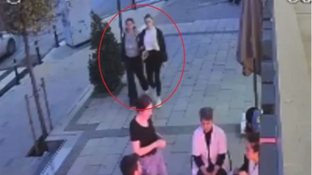 Tuğyan Ülkem Gülter ile arkadaşı Sultan Nur Ulu