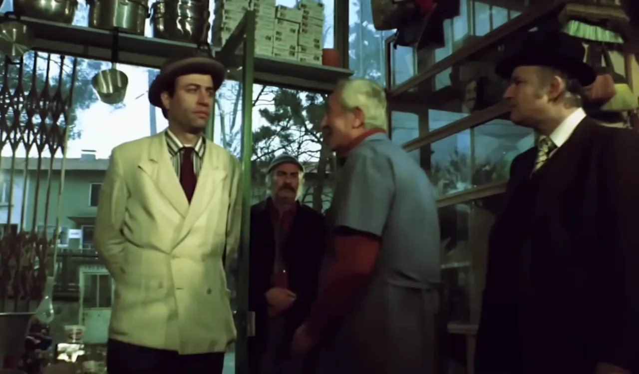 Üçkağıtçı oyuncuları kim, konusu nedir? Çekim yeri merak ediliyor