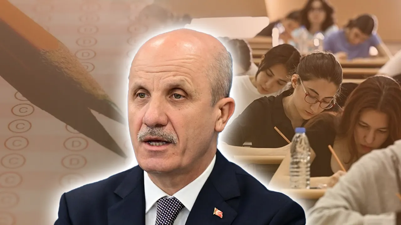 YÖK Başkanı Erol Özvar tartışmalara son noktayı koydu! 3 yıllık üniversitede kredi ve ders sayısı azalacak mı? 