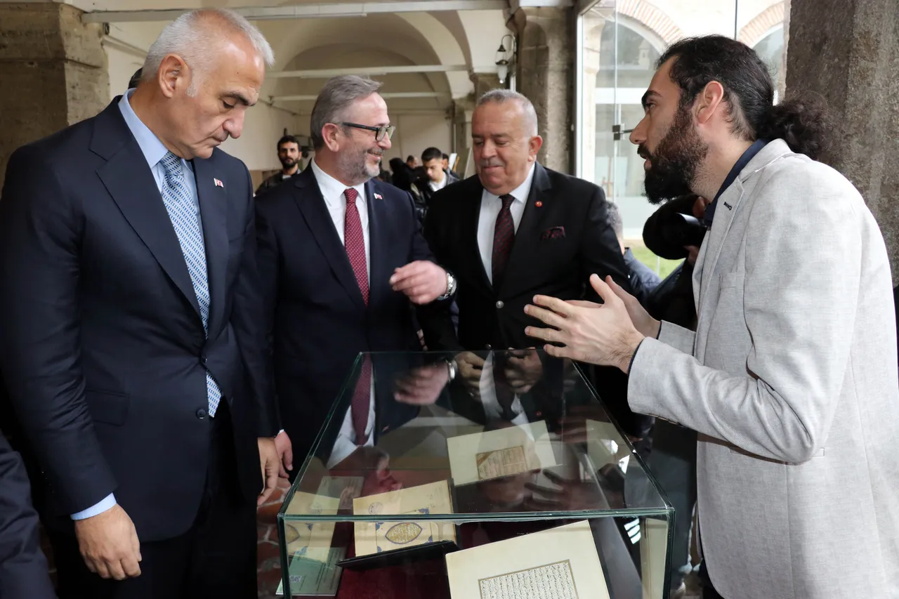 Amasyadan İstanbula Şeyh Hamdullah Sergisi  açıldı