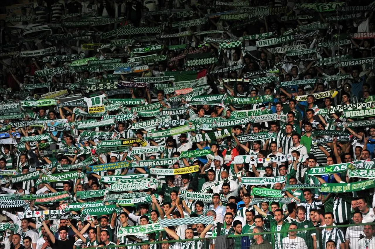 Bursaspor, Leyla Zana tezahüratlarından ceza aldı