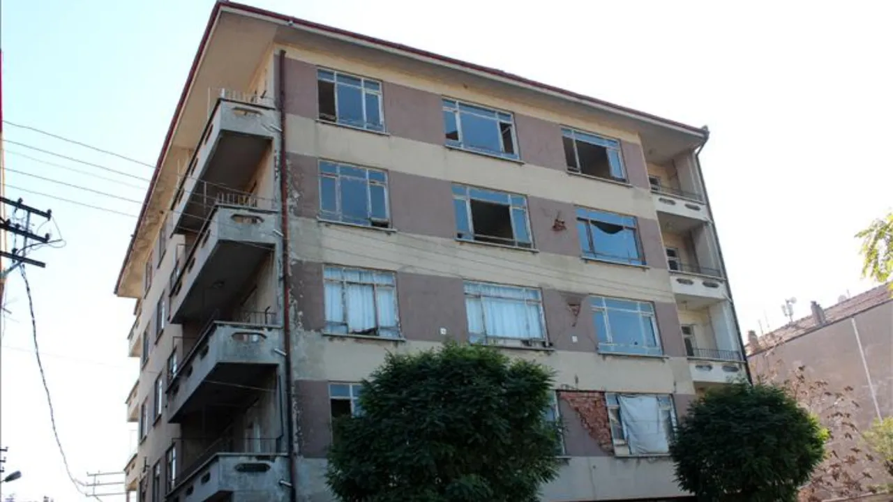  Eski ev mi, yeni ev mi? Fiyat farkı 2 katı aşıyor!