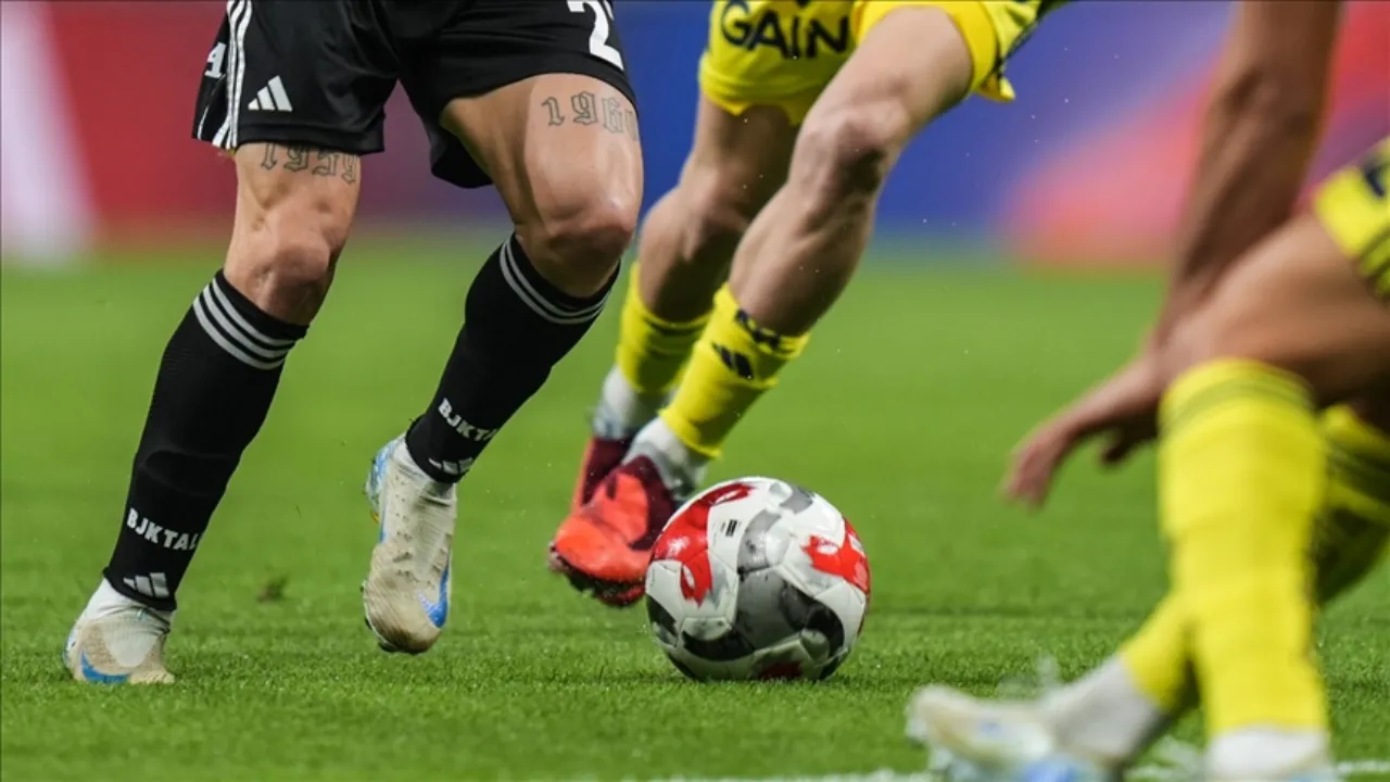 Fenerbahçe Beşiktaş maçı nerede oynanacak, saat kaçta? FB BJK derbisi muhtemel 11'ler