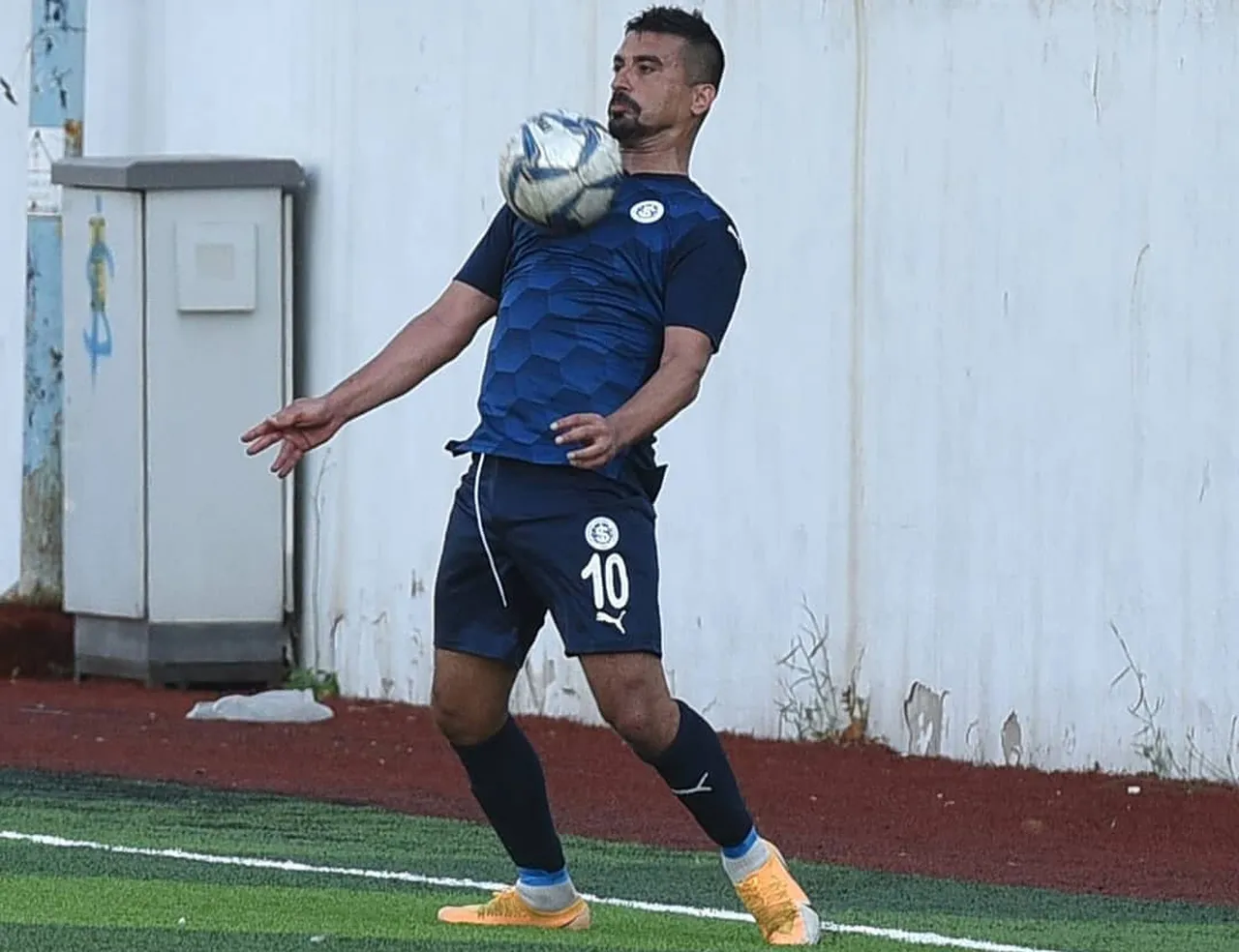 Gökhan Emreciksin, İzmirspor formasıyla (Fotoğraf: Instagram)