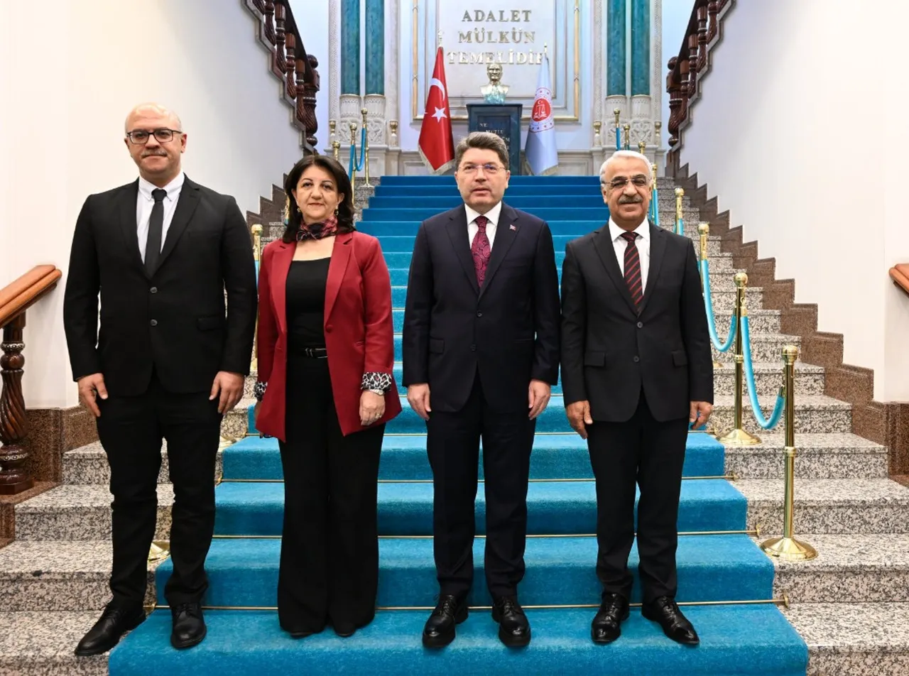 İmralı heyeti Adalet Bakanı Tunç'a gitti: Kapsamlı hazırlıklar yapıldığını öğrendik