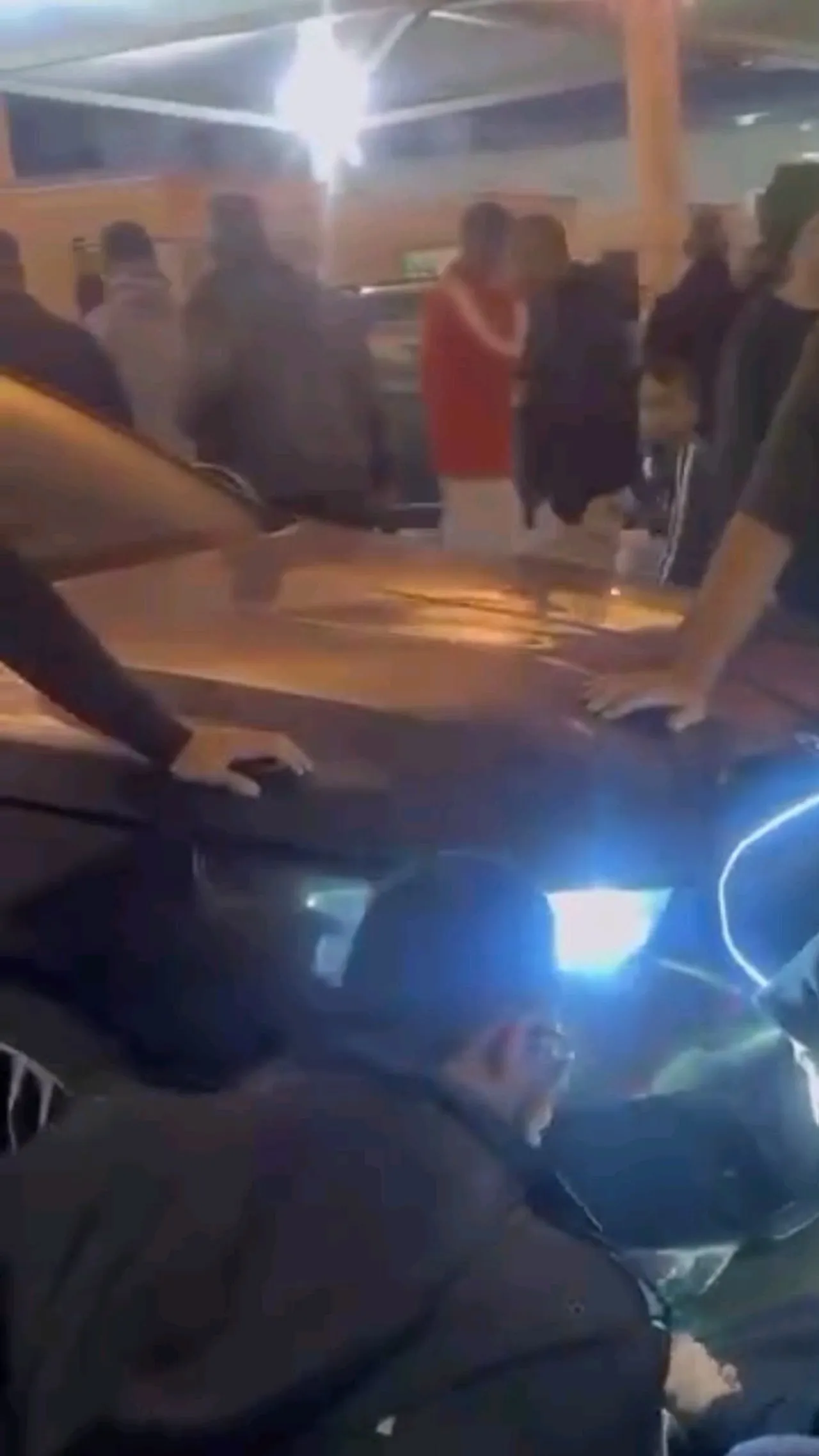 Kapıkule'de korkunç olay! Gümrük memuru araçların arasında sıkıştı