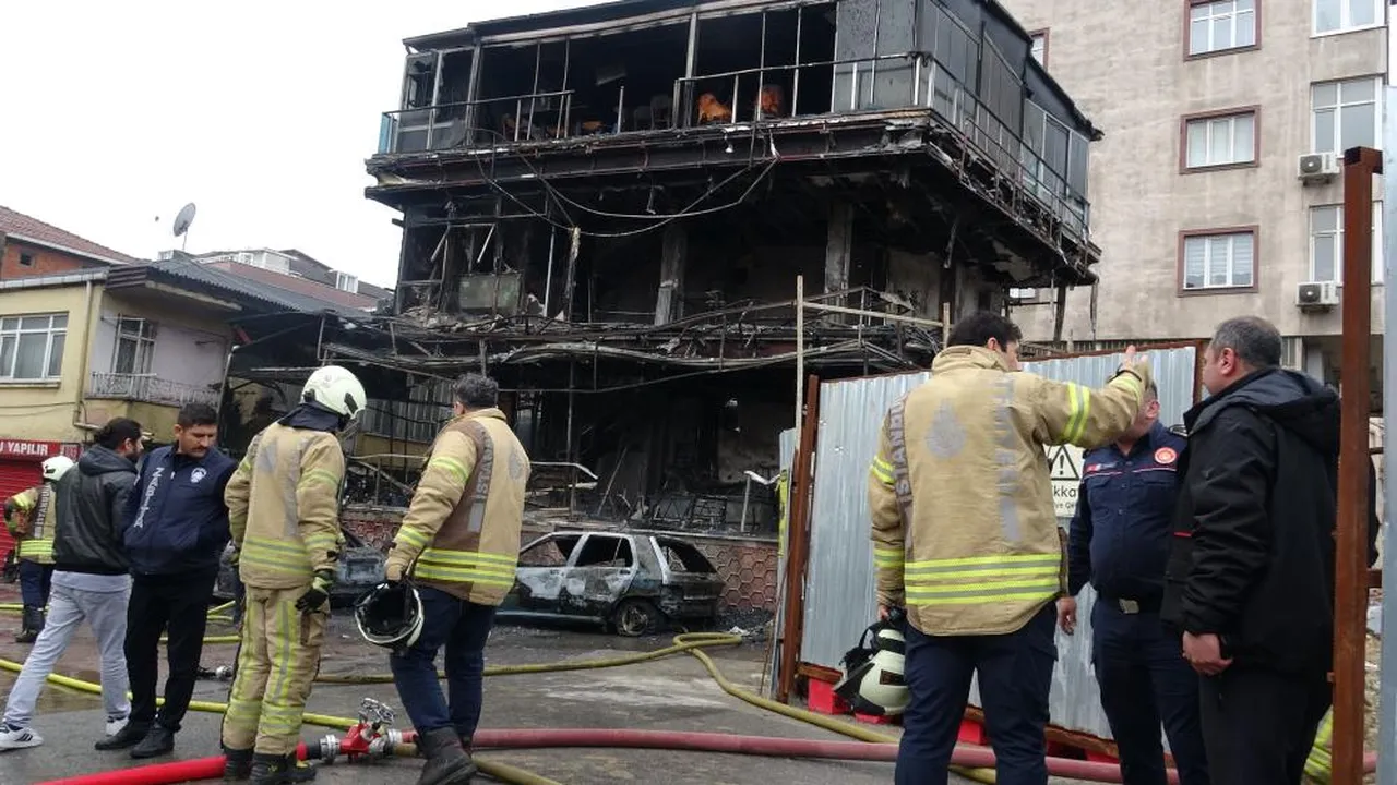 Pendik'te korkutan yangın! Ekipler müdahale etti