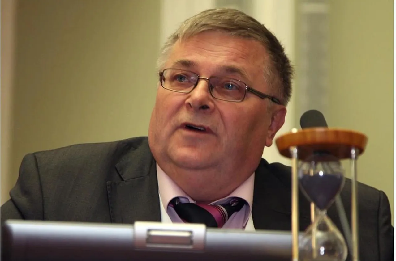 Rus savunma sanayi şirketinin yöneticisi neden Kızıl Meydanda kendini ateşe verdi?