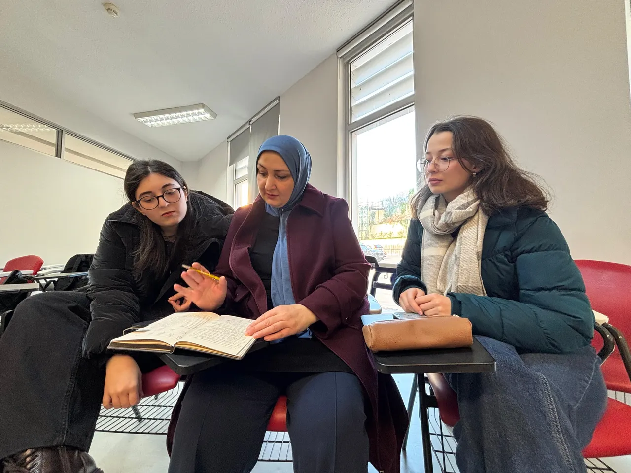 Yarım kalan hayalini 45 yaşında tamamladı! En büyük destek, 3 çocuğundan