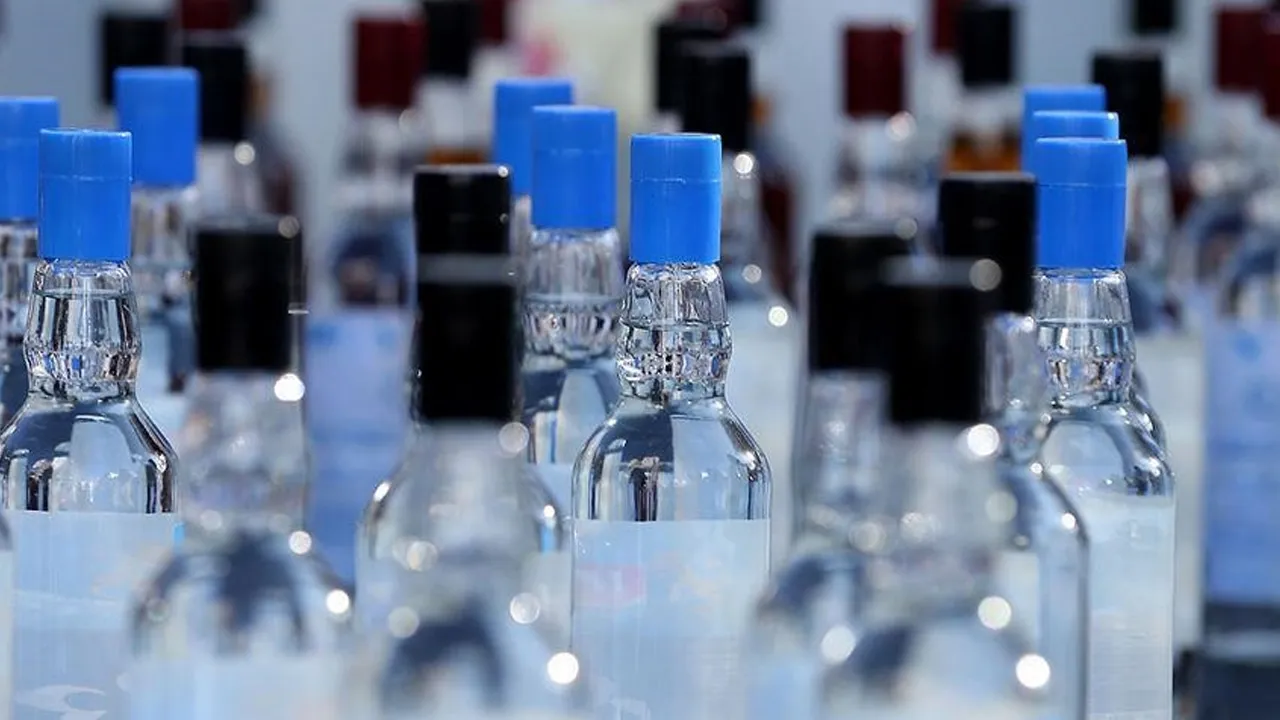 2 ilde sahte alkol operasyonu! 17,5 ton ele geçirildi