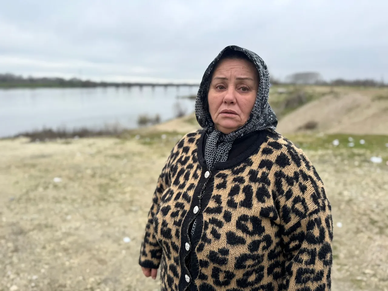 4 gündür iz yok! Kayıp oğlunu arama çalışmalarını gözyaşları içinde izledi