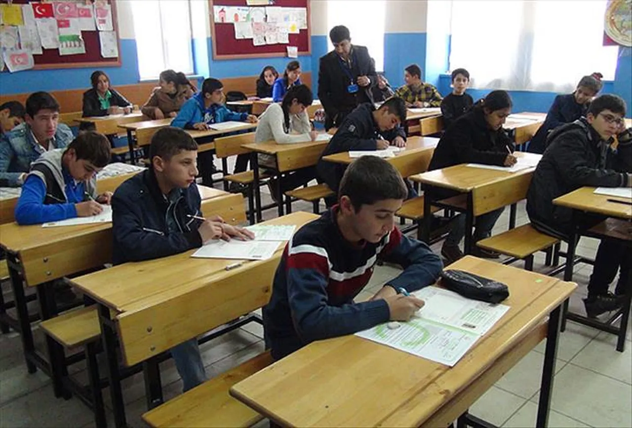 Açık Lise sınavında 3 yanlış 1 doğruyu götürür mü? 2025-2026 AÖL sınav puanı hesaplama