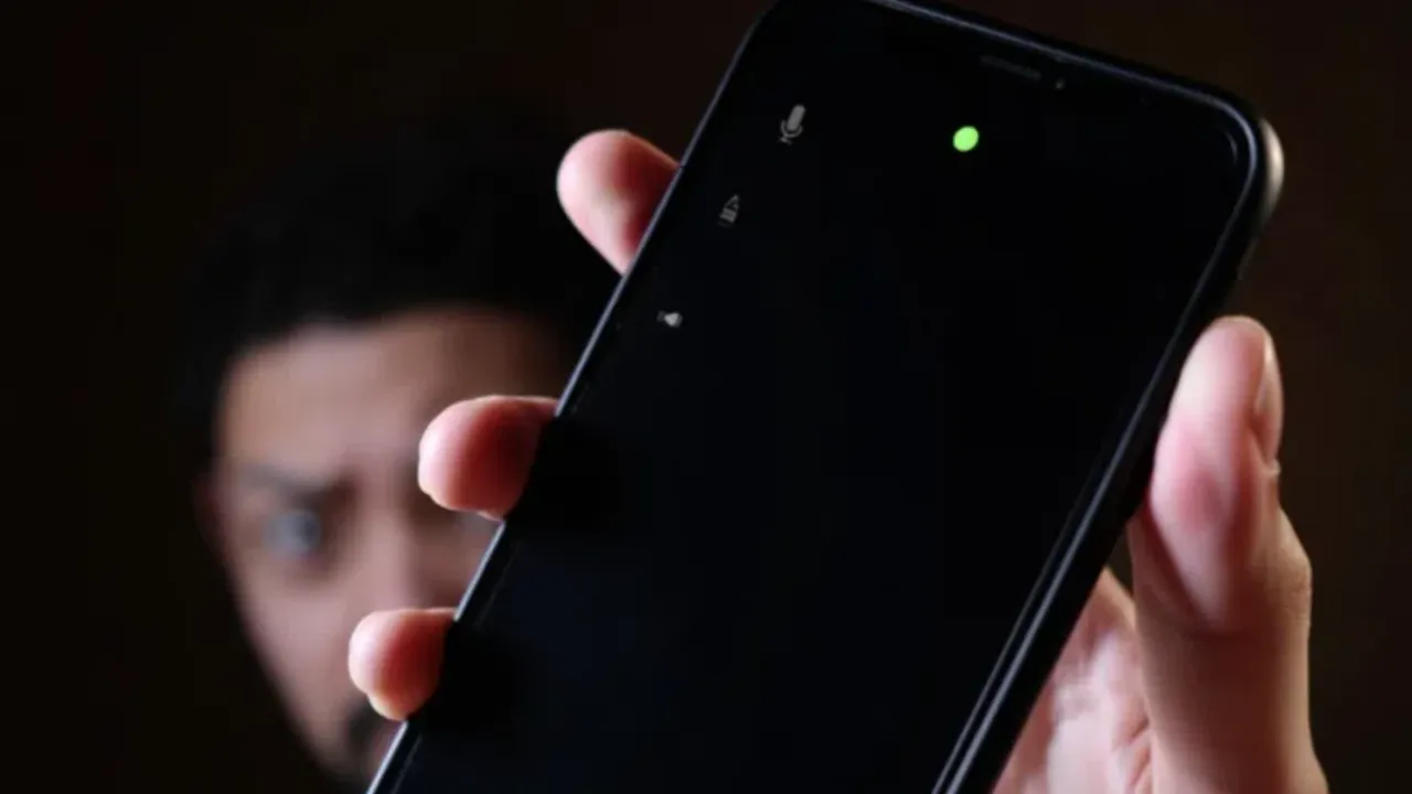 Android telefonlardaki gizemli yeşil nokta ne anlama geliyor? 