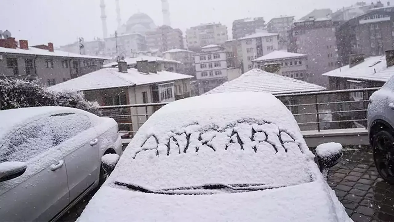 Ankarada okullar tatil mi, kar yağacak mı? 26 Aralık için Ankara Valiliğinden buzlanma ve don uyarısı!