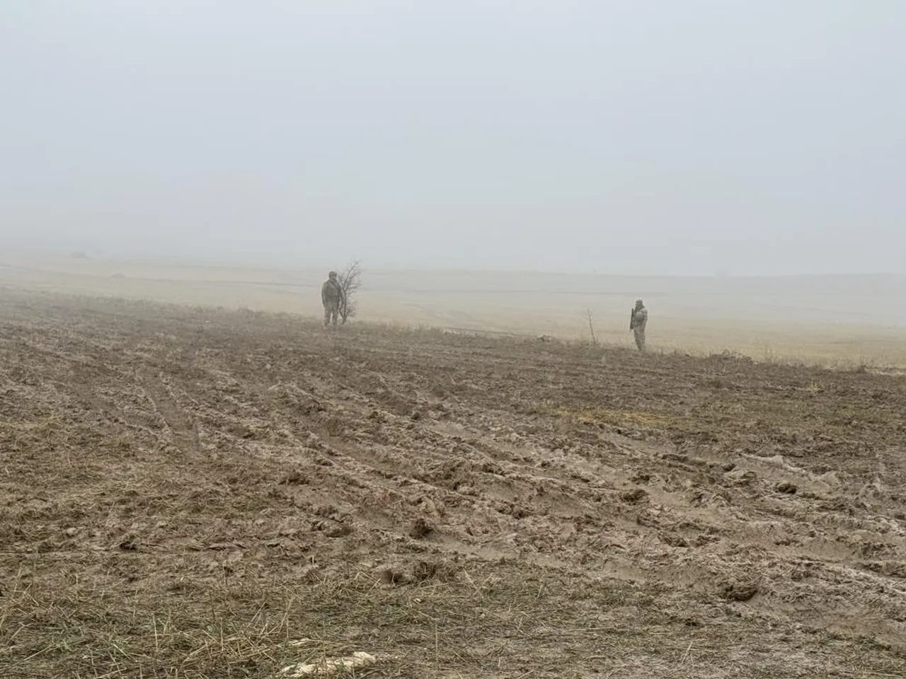 Havanın aydınlanması ile beraber jandarma ekipleri bölgede 30 metre aralıklarla önlem aldı.