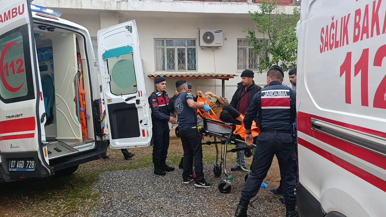 Antalya’da babası ve yengesini vuran şüpheli 3 saat sonra teslim oldu