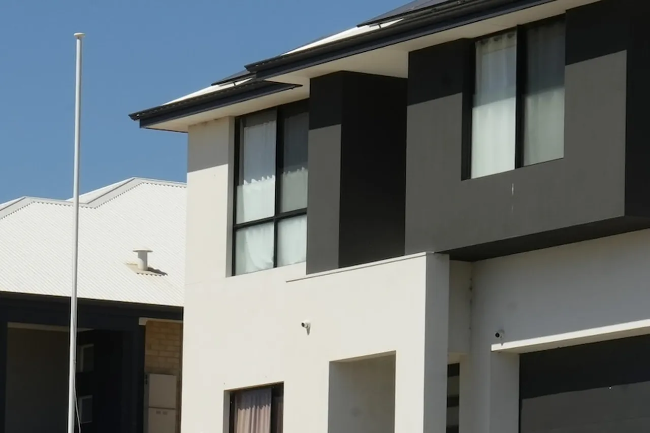 Avustralyadaki saldırıya destek vermişti: Evinden çok sayıda silah ve mühümmat çıktı!