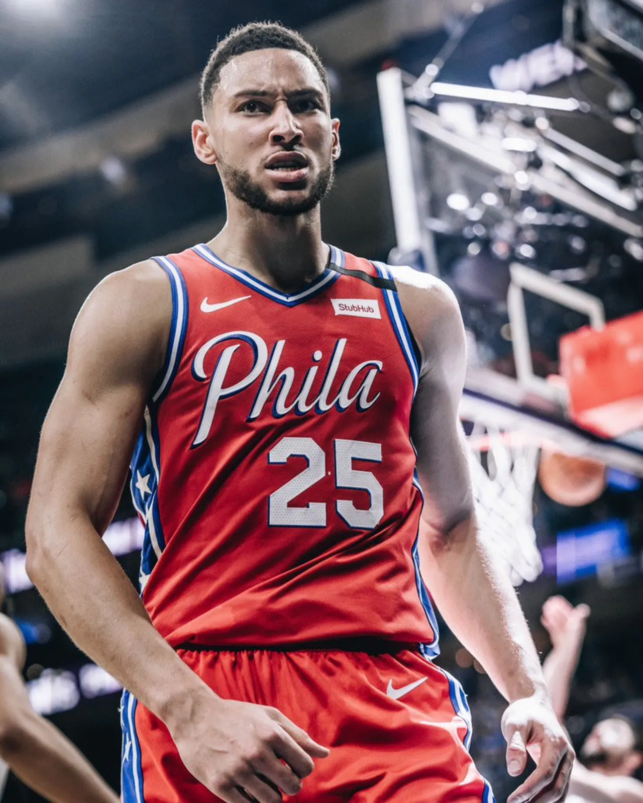 Simmons, son olarak 2024-25 sezonunda Clippers ile 18 maçta 2.9 sayı, 3.8 ribaunt ve 3.1 asist ortalamaları yakalayabildi