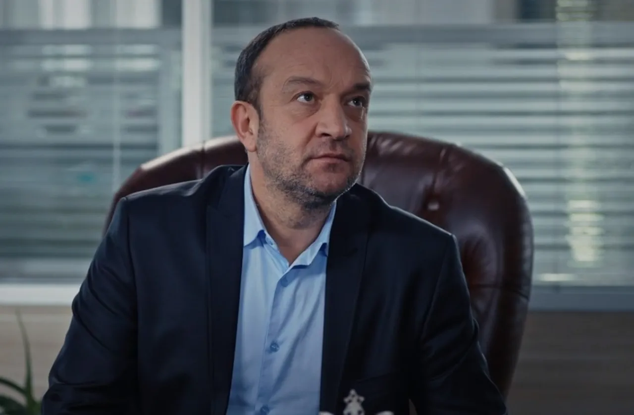 Eşref Rüya Sadık diziden ayrılıyor mu? Şener Savaşın Eşref Rüyadaki akıbeti gündemde!