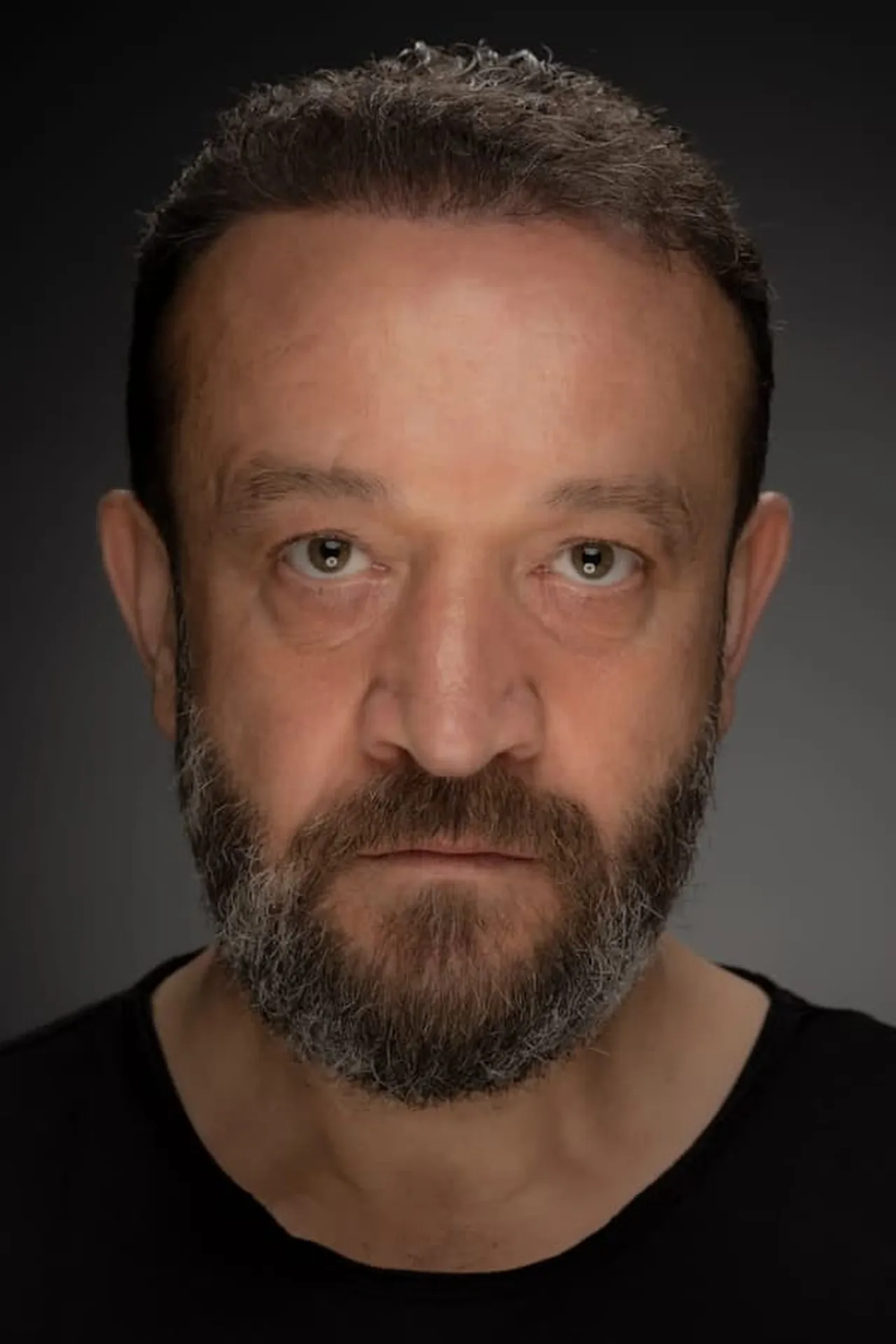 Eşref Rüya Sadık diziden ayrılıyor mu? Şener Savaşın Eşref Rüyadaki akıbeti gündemde!