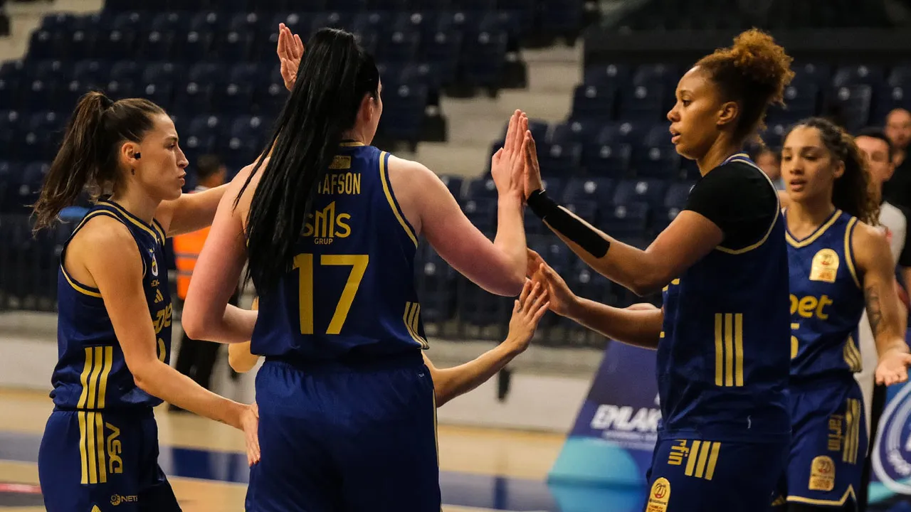 Fenerbahçe farklı kazandı, namağlup liderliğini sürdürdü